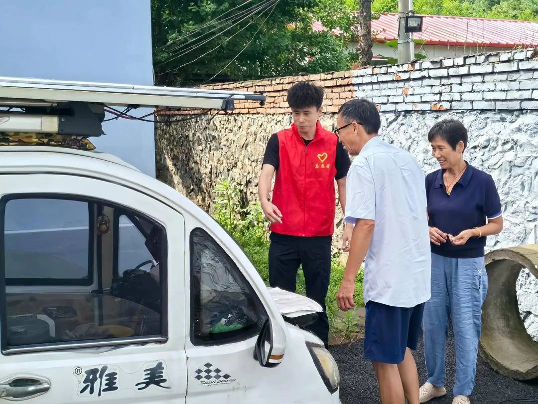 进了这个政府大院，小猫都能收到礼物！