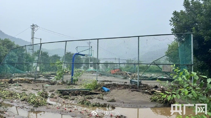航拍洪水过后的北京密云村庄