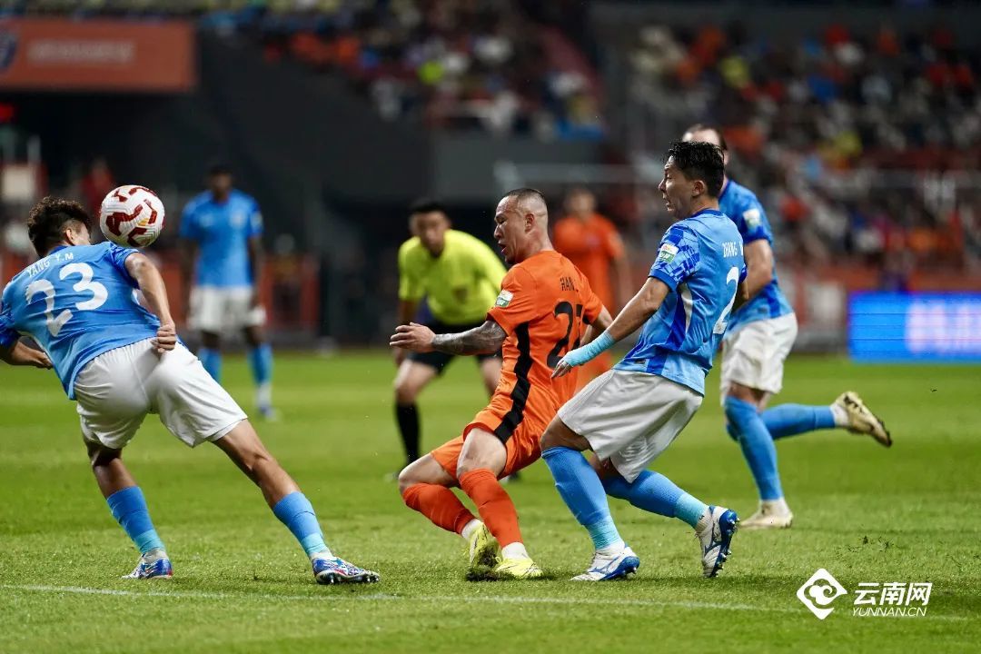 中超联赛双杀!云南玉昆3:1胜深圳新鹏城 中超联赛双杀!云南玉昆3:1胜深圳新鹏城