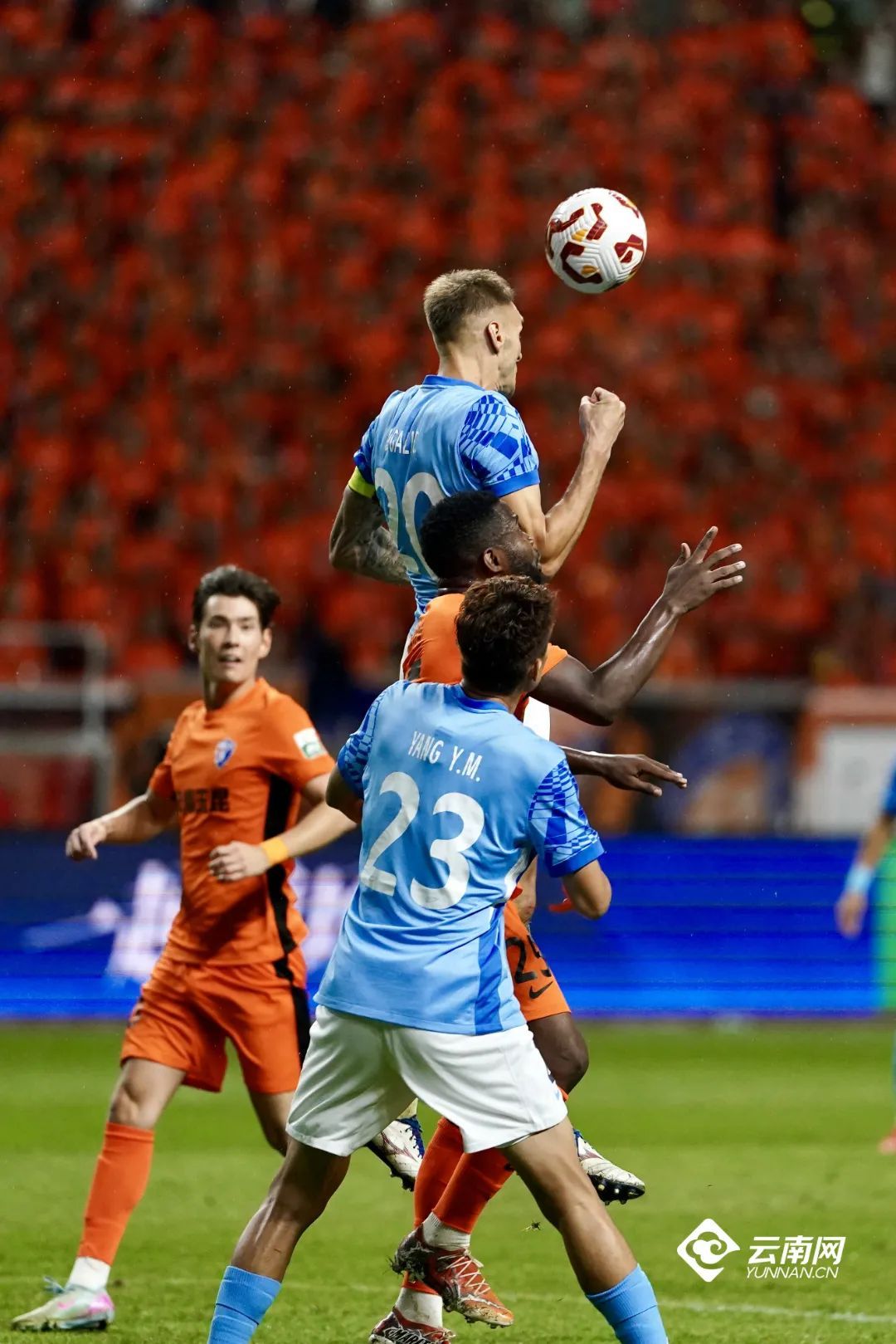 中超联赛双杀!云南玉昆3:1胜深圳新鹏城 中超联赛双杀!云南玉昆3:1胜深圳新鹏城