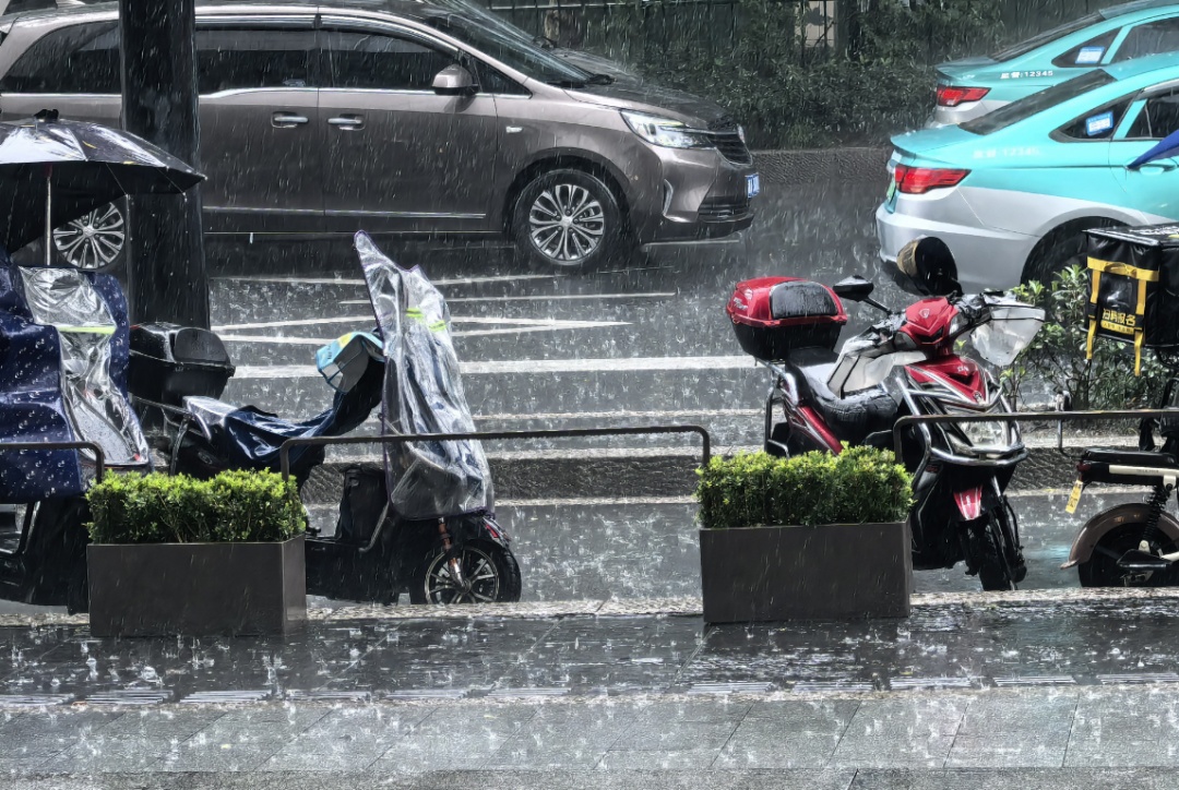 浙江暴雨、大暴雨！今年第10号台风“白鹿”即将生成，直奔江浙沪而来！
