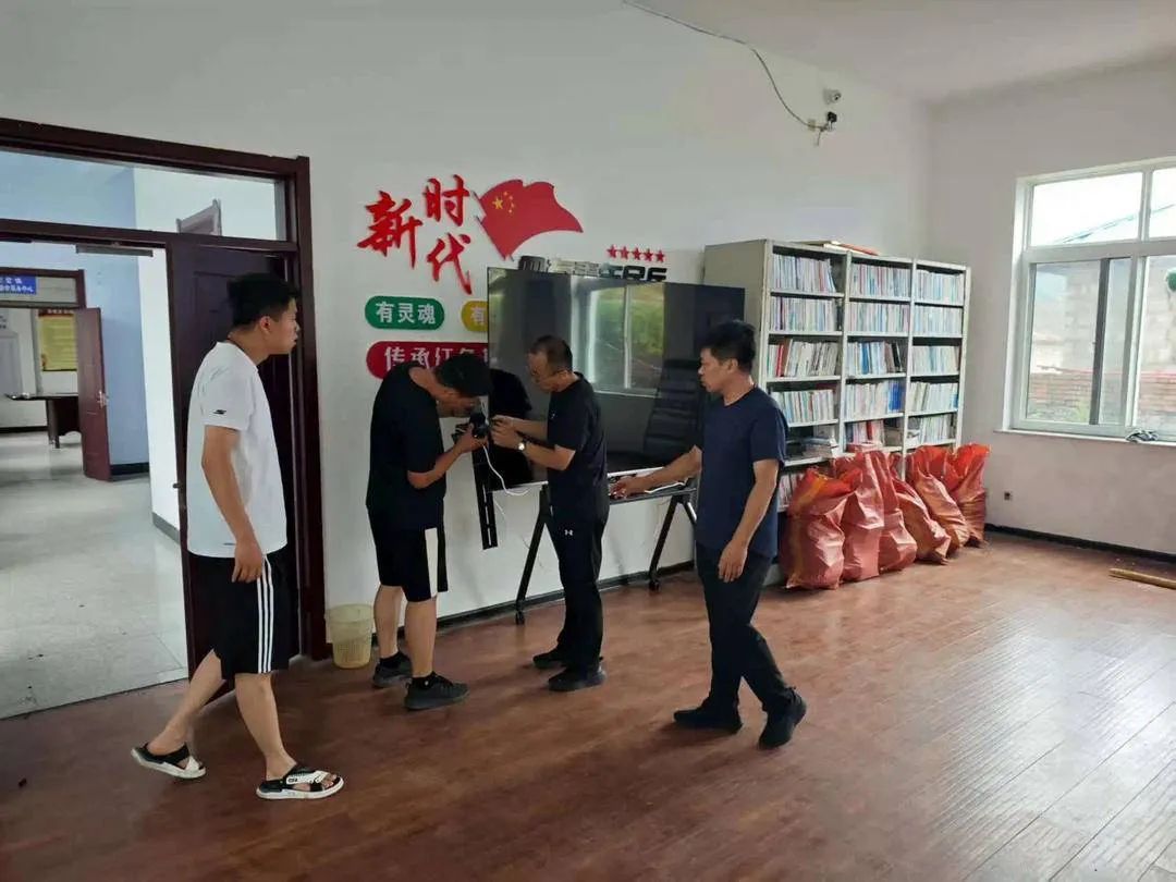 进了这个政府大院，小猫都能收到礼物！