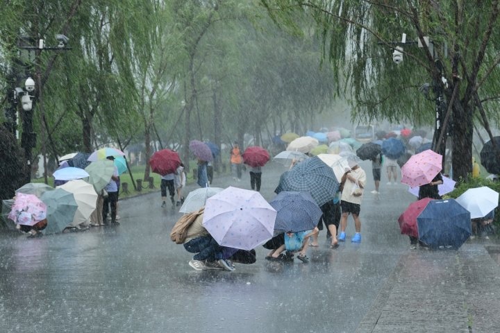 新台风即将登场，直奔江浙沪！新一轮台风雨来袭……