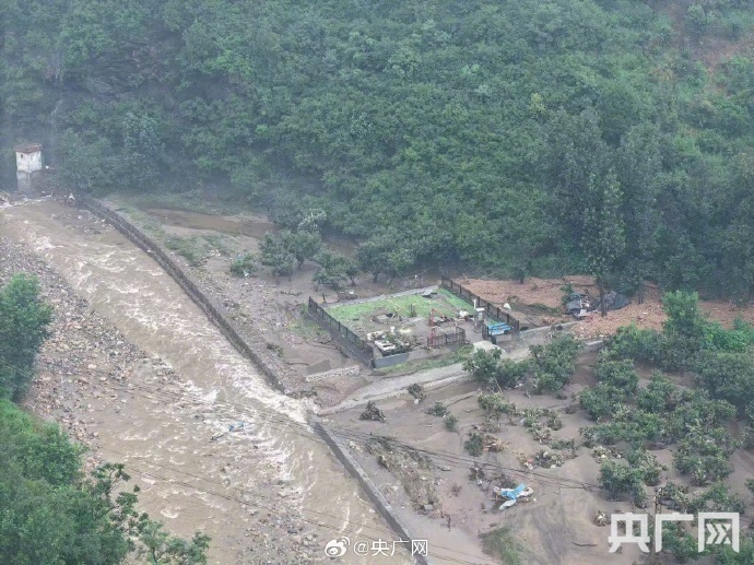 航拍洪水过后的北京密云村庄