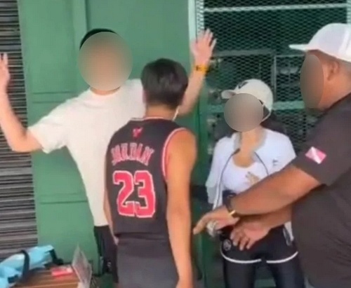 氧气瓶砸中脚，马来西亚一潜水教练扇游客巴掌被捕