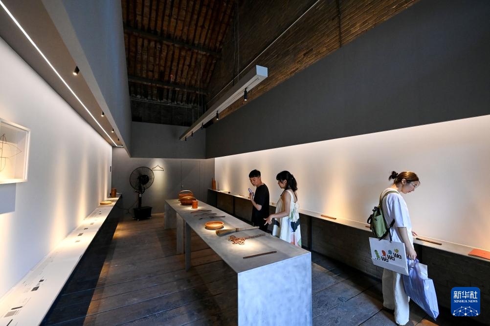 陕西西安：“微更新”激活老城芯 烟火气里长出新业态