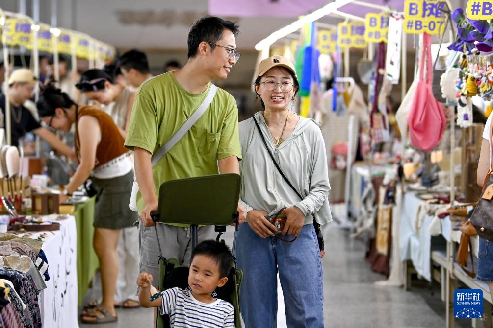 陕西西安：“微更新”激活老城芯 烟火气里长出新业态