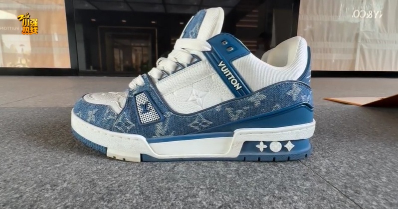 花1万多买LV鞋，穿了几次破洞了？顾客：太夸张了