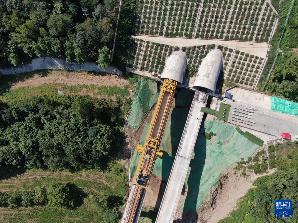 西康高铁全线完成桥梁架设 西康高铁全线完成桥梁架设