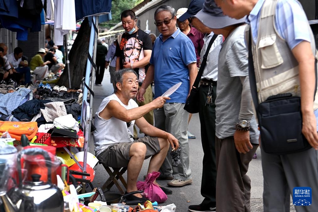 陕西西安：“微更新”激活老城芯 烟火气里长出新业态