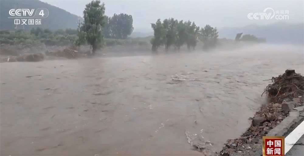 抢险救援、转移安置……各地众志成城应对强降雨天气 保民生保安全