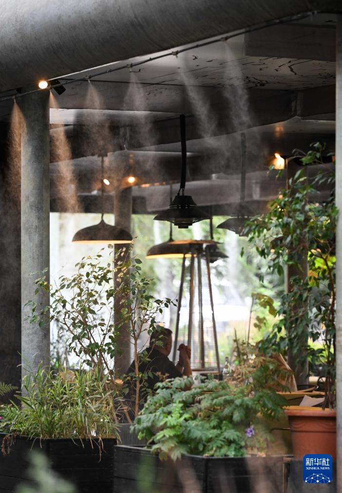 哈萨克斯坦南部地区遭遇高温天气