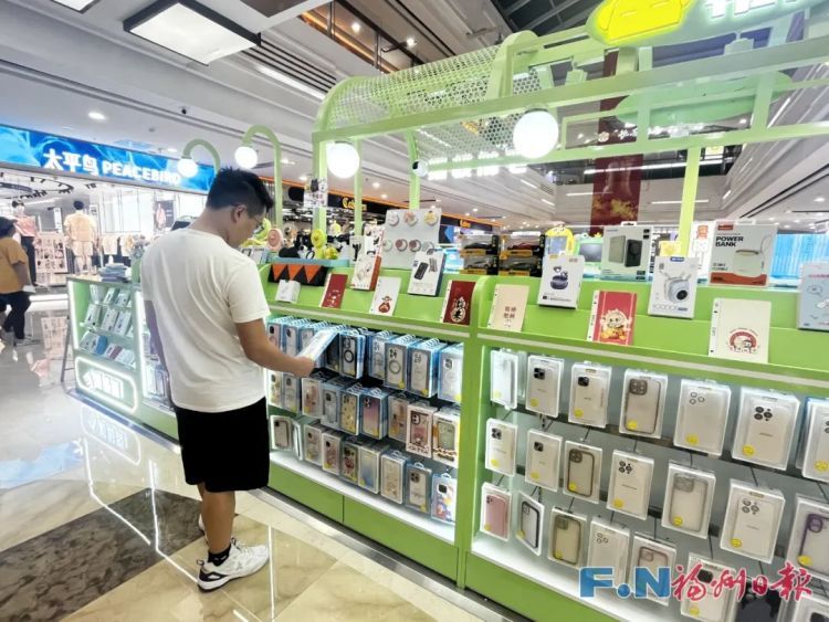 当心！手机壳可能“有毒”！要这样选