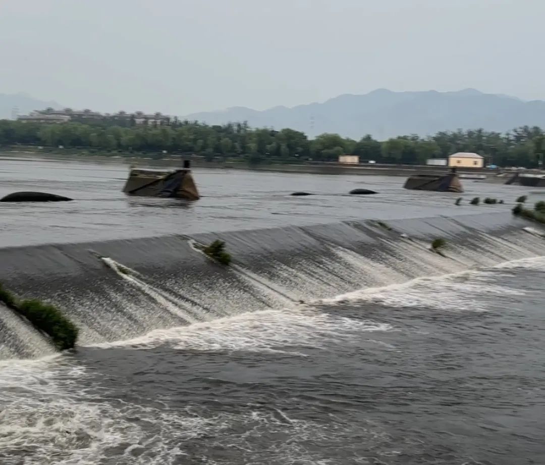 注意！密云水库泄流中，不要在河道做这些事——