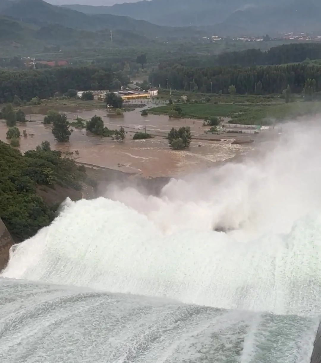 注意！密云水库泄流中，不要在河道做这些事——