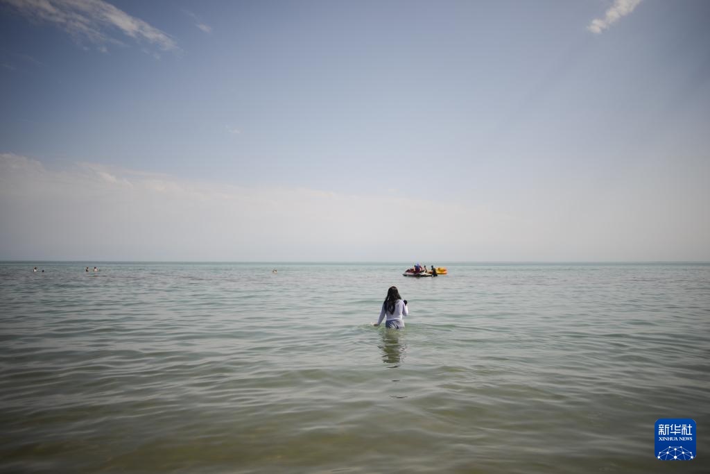 哈萨克斯坦南部地区遭遇高温天气