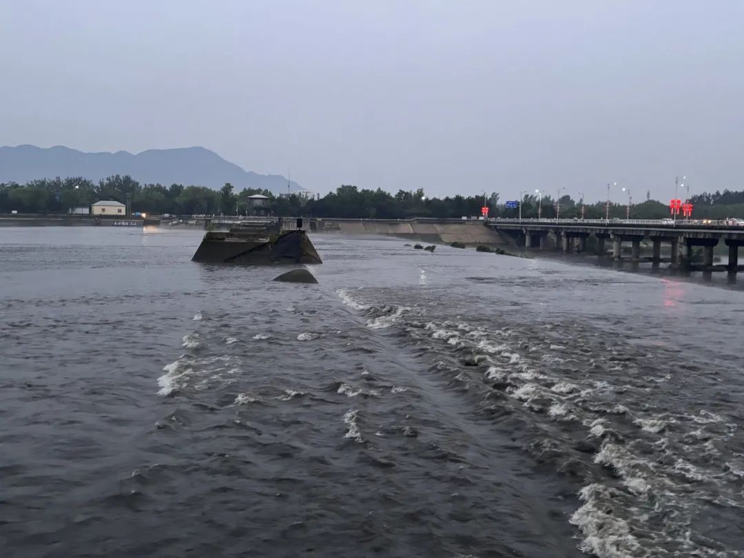 注意！密云水库泄流中，不要在河道做这些事——