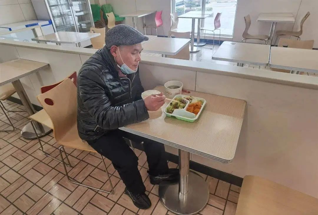 一荤两素一汤10元！四川“货车司机套餐”获赞