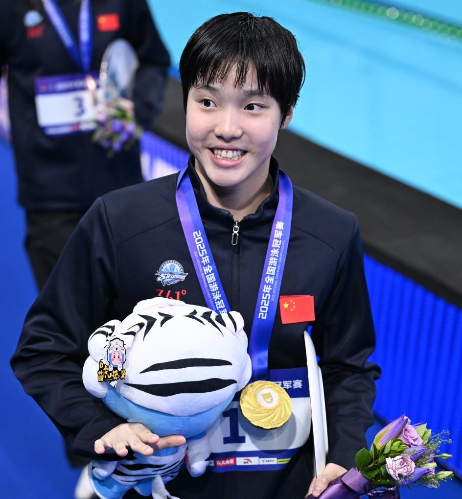 她是谁？12岁“小孩姐”出战世锦赛