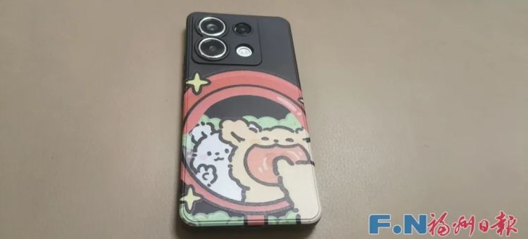 当心！手机壳可能“有毒”！要这样选