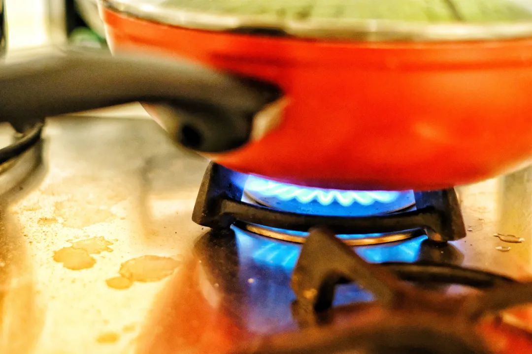 危险！空调房煮汤，4人中毒