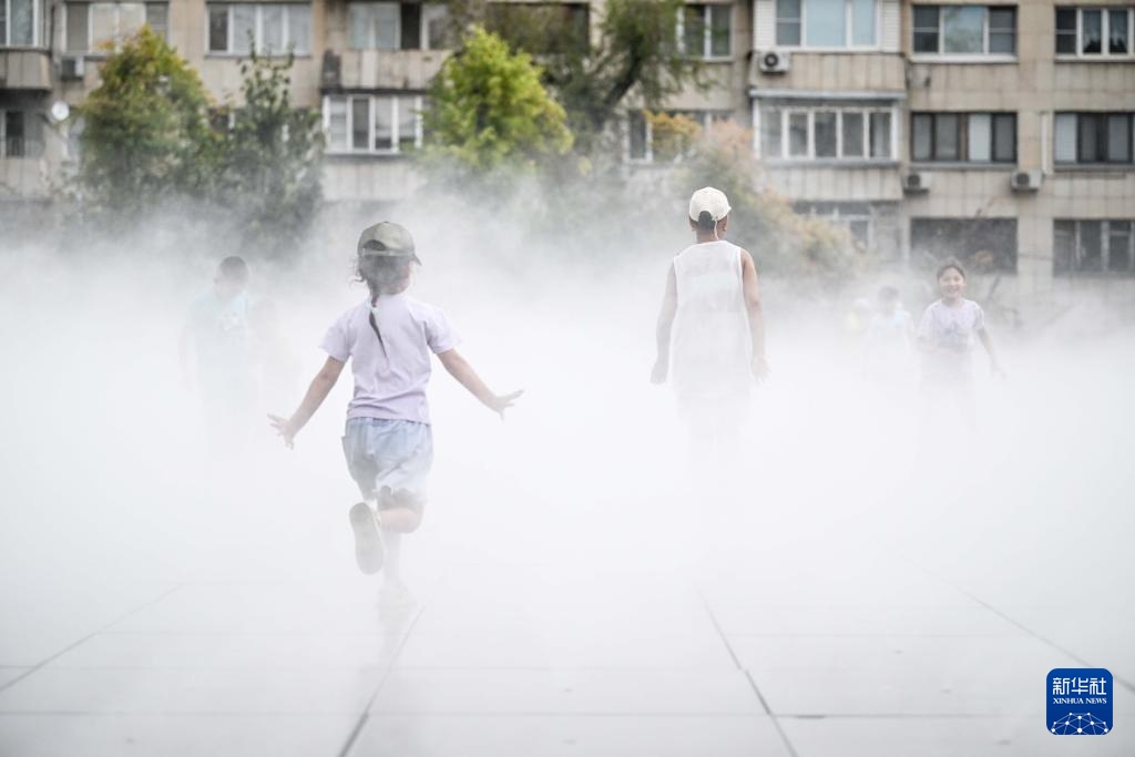 哈萨克斯坦南部地区遭遇高温天气