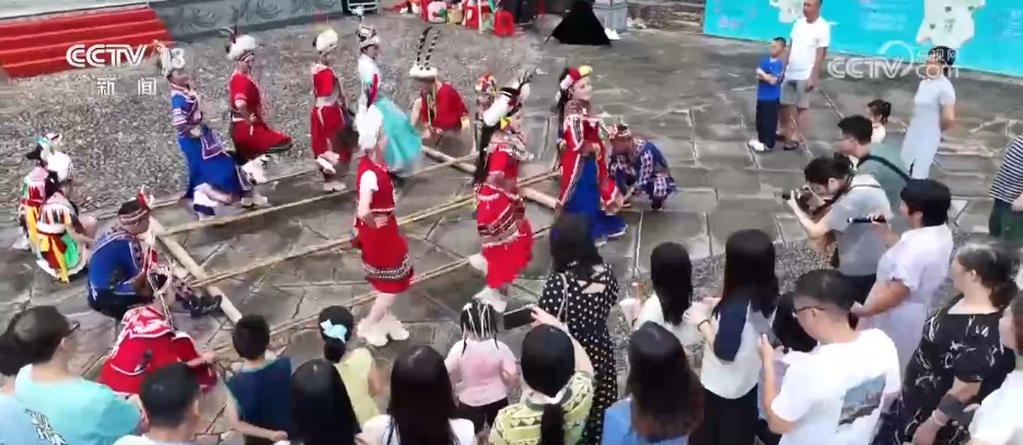 解锁各地花样避暑新玩法 沉浸式体验绽放夏日消费活力