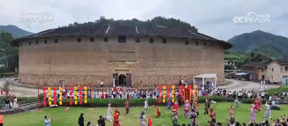 解锁各地花样避暑新玩法 沉浸式体验绽放夏日消费活力