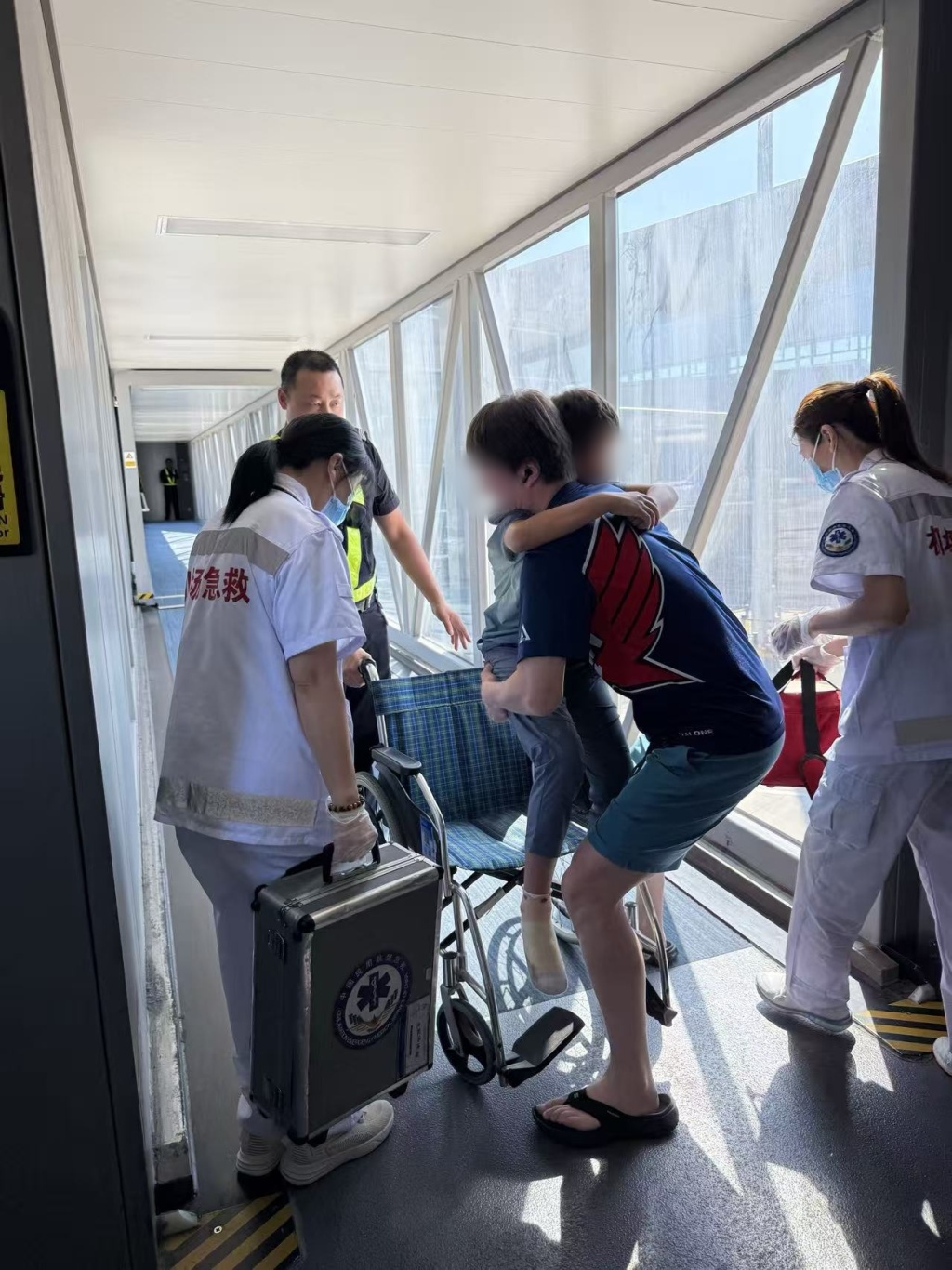 刚起飞约20分钟，东航MU5627航班紧急备降