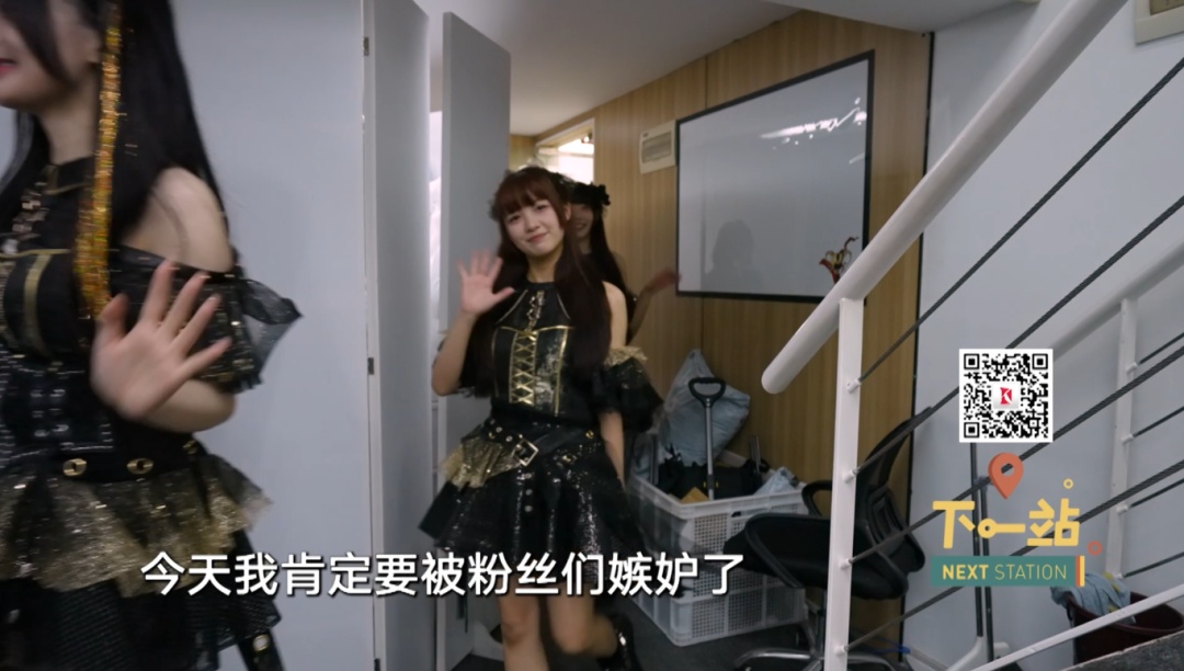 上海知名商场办起演唱会？粉丝激动！985学霸辞掉"铁饭碗"入行