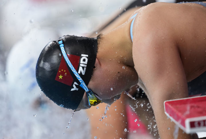 游泳世锦赛李冰洁摘银刷新亚洲纪录