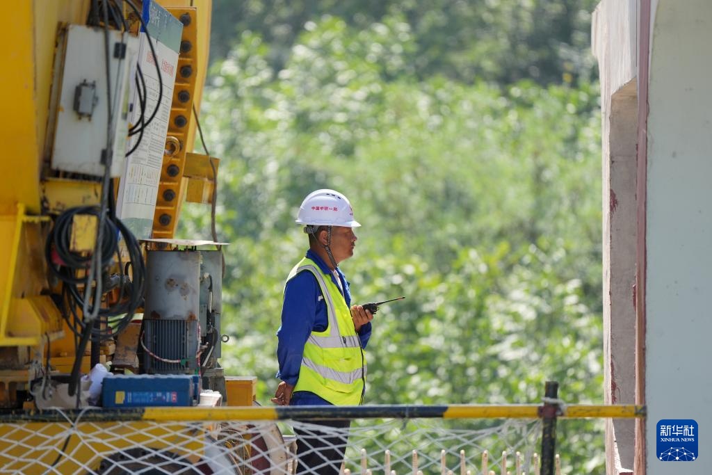 西康高铁全线完成桥梁架设 西康高铁全线完成桥梁架设