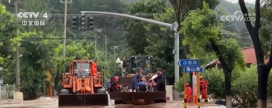 多方驰援、空投物资、连夜抢修……强降雨突袭京津冀多地 众志成城抢险救灾