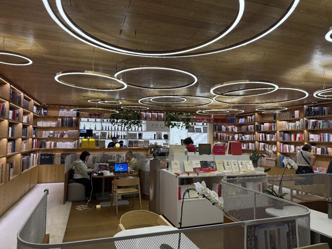 2025年故宫以东•书香之旅第八站走进嘉德书店