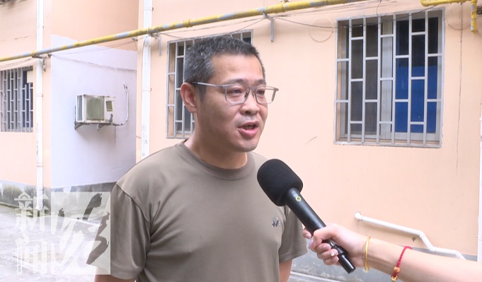 上海人今晚早点回家！台风正在加强！一区已做好停课、停工等准备！