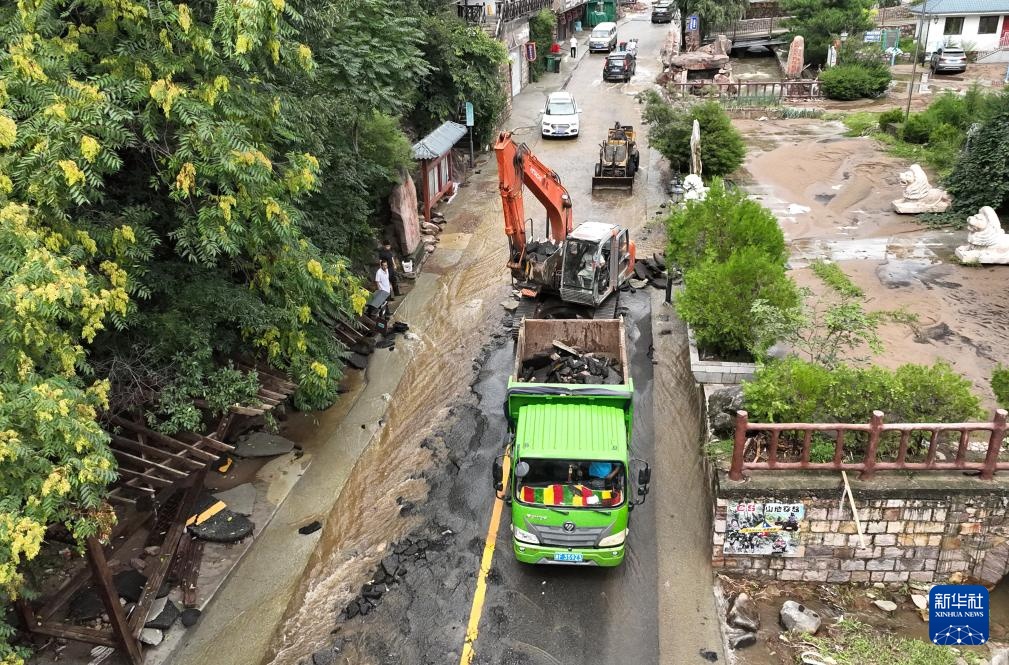 天津：山洪退去 抢修抢险