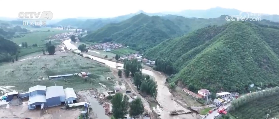 多方驰援、空投物资、连夜抢修……强降雨突袭京津冀多地 众志成城抢险救灾