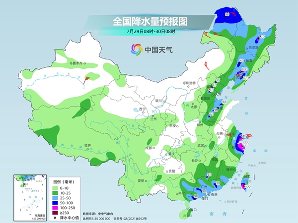 华东地区台风雨持续 陕川渝等地有40℃高温酷热天气