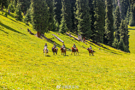 致敬坚守！看战士骑马巡边疆