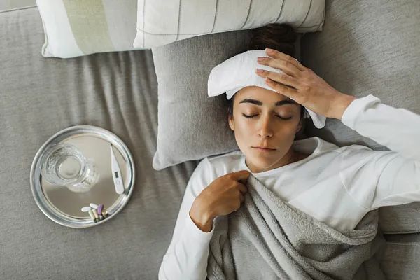 脸上出现这些信号，身体可能在 “呼救”！别忽视