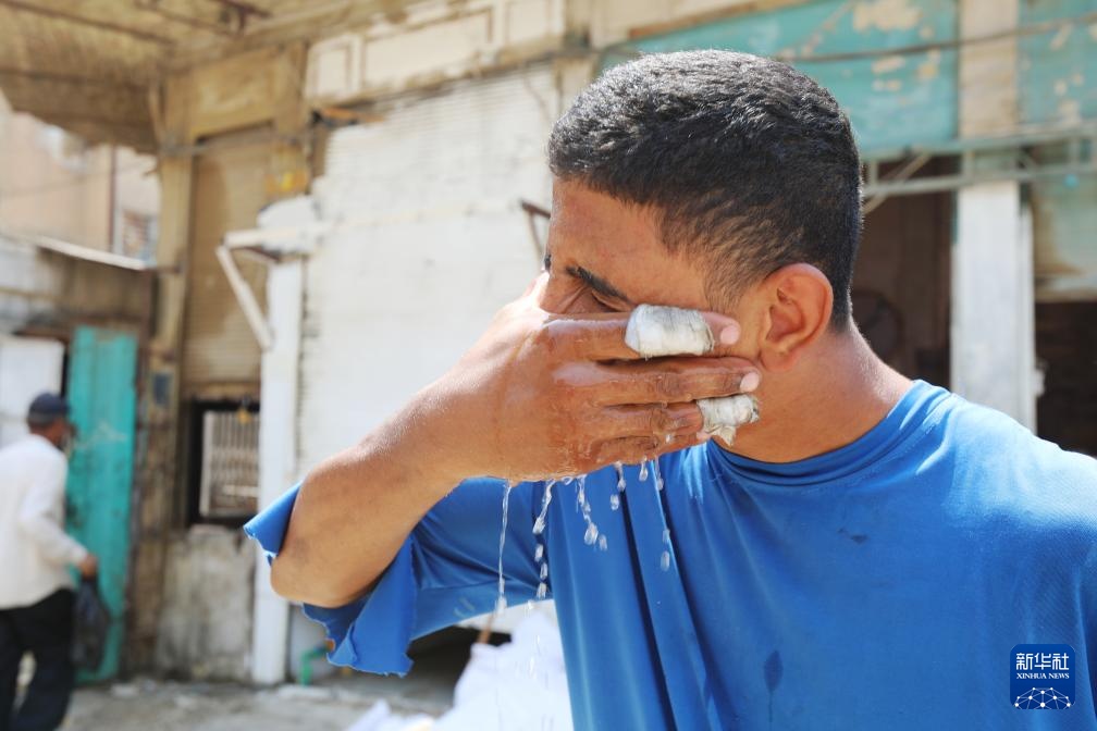 伊拉克多地气温突破50摄氏度