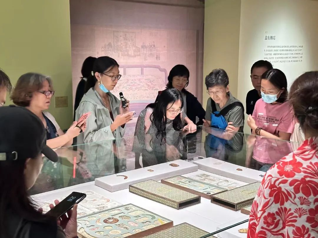 2025年故宫以东•书香之旅第八站走进嘉德书店