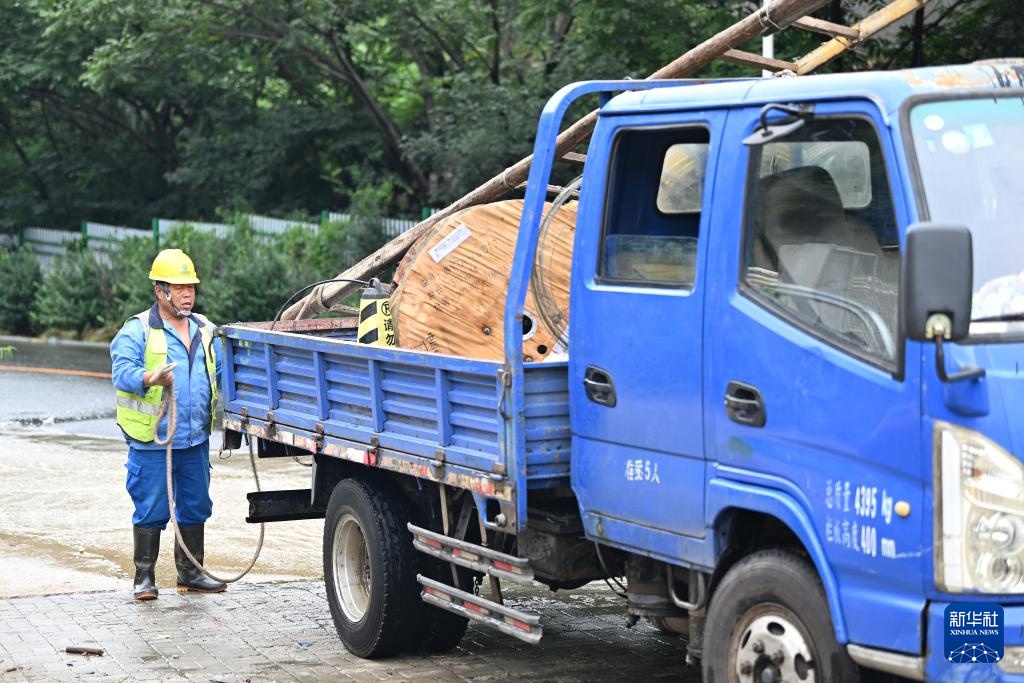 天津：山洪退去 抢修抢险