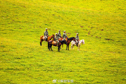 致敬坚守！看战士骑马巡边疆