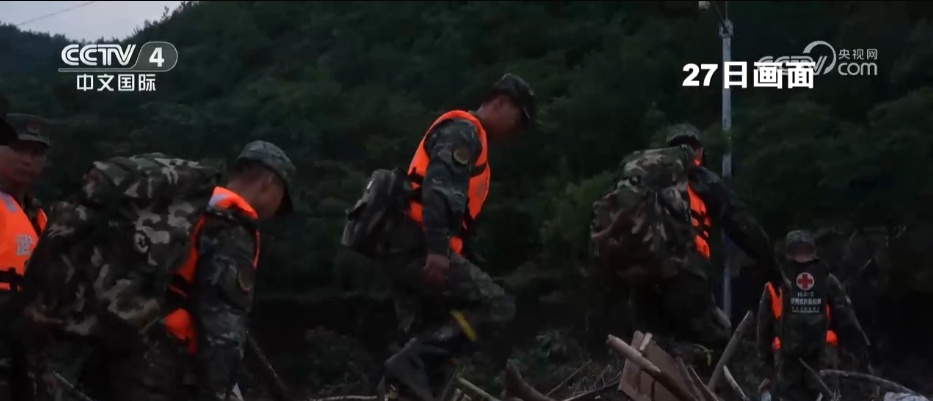 多方驰援、空投物资、连夜抢修……强降雨突袭京津冀多地 众志成城抢险救灾