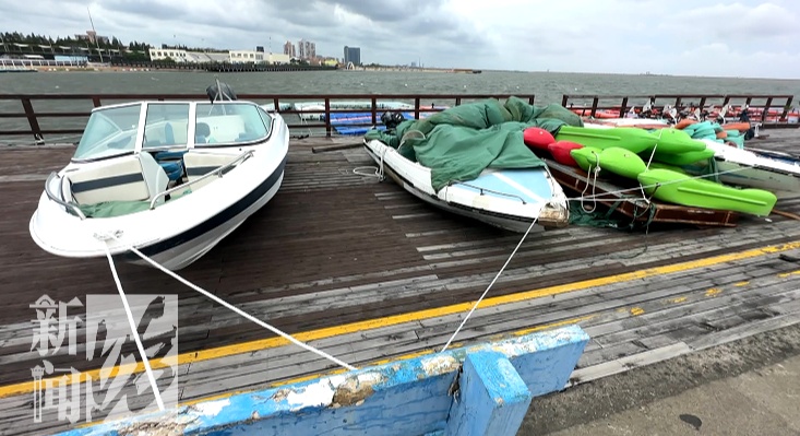 上海人今晚早点回家！台风正在加强！一区已做好停课、停工等准备！