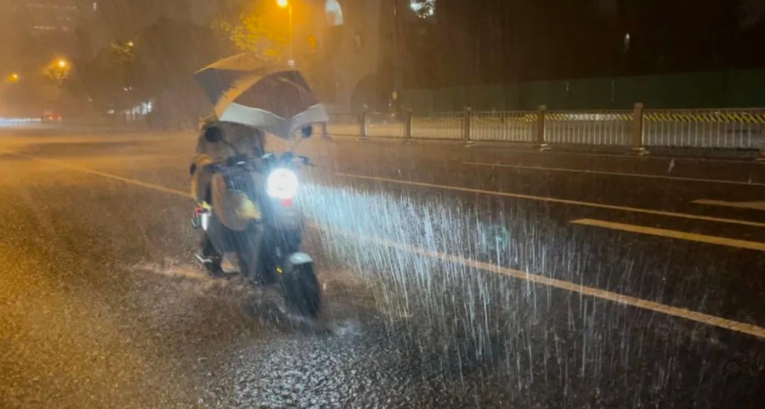 从受保护到保护大家！16岁少年李梓辉，好样的！