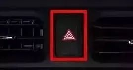 高速公路发生事故后，能在车道上停留吗？危险！