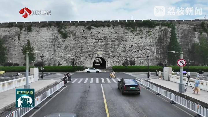 虎踞龙盘今胜昔！打卡《南京照相馆》中的南京地标