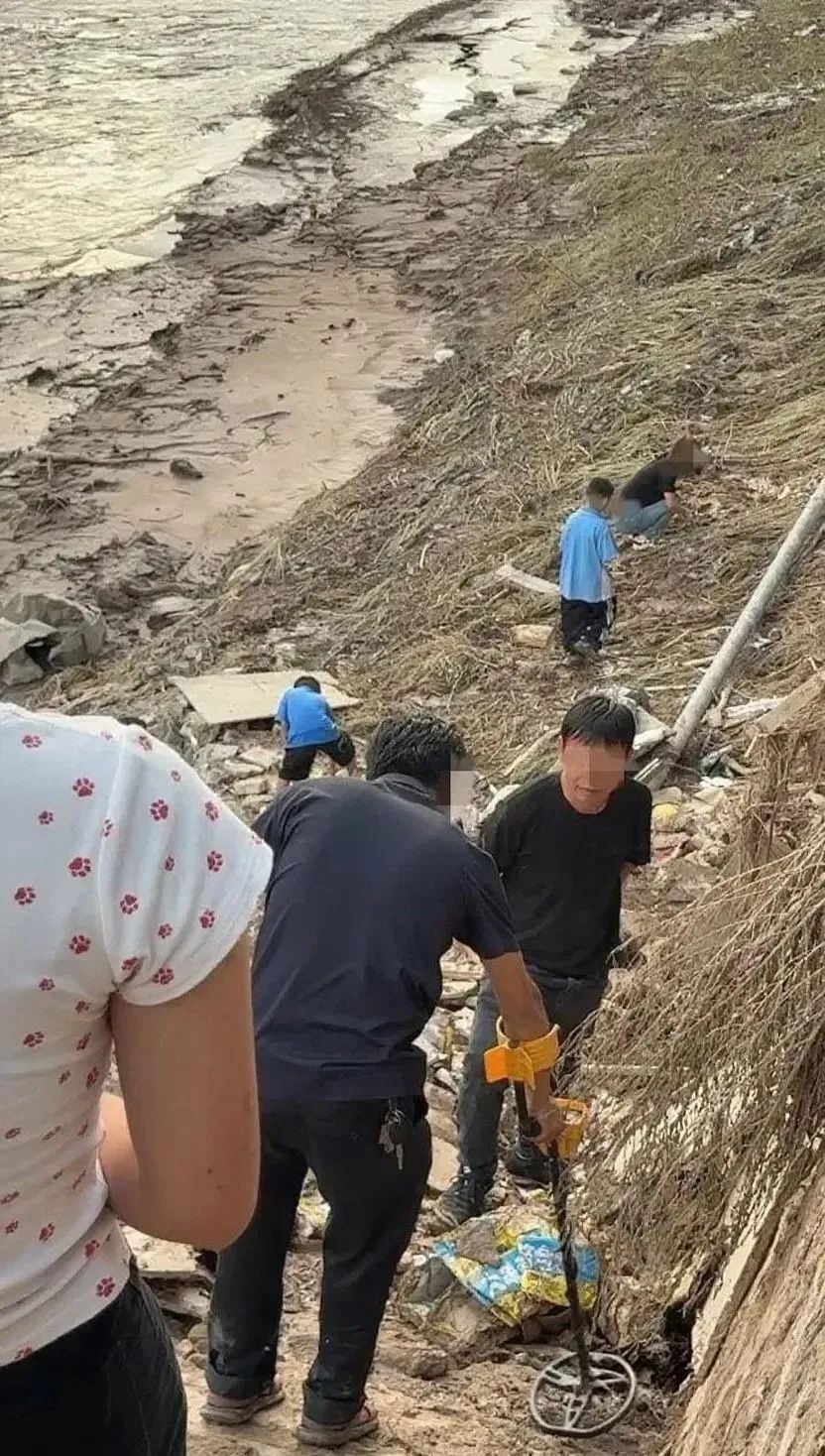 陕西一金店20公斤首饰被洪水冲走，捡到不还“刑”吗？律师解读→